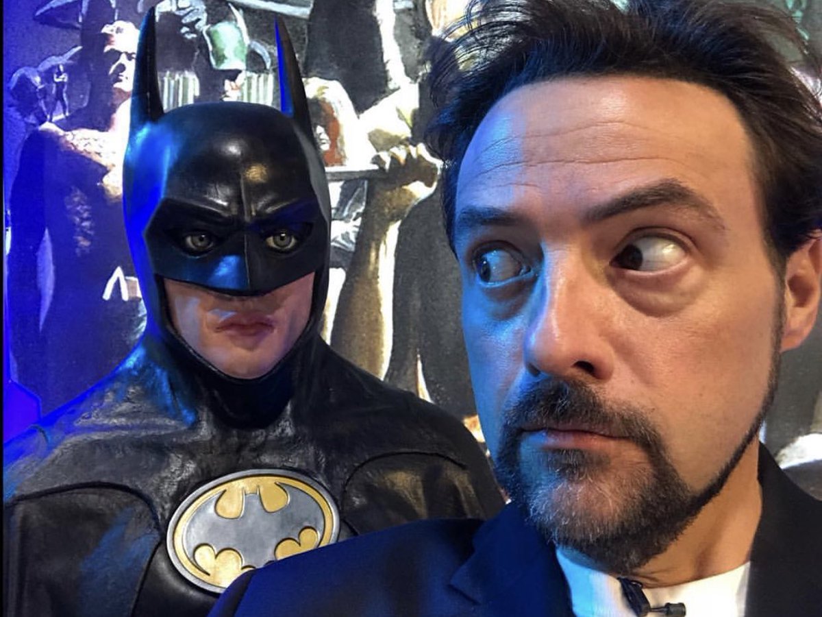 ThatKevinSmith's tweet photo. 30 yrs ago tonight I was working at @dominos. It was slow so the Boss sent a few of us home. I met up with @TellEmSteveDave and @BaronVnFlanagan at the Middletown movies and we saw Burton’s #Batman1989 on opening night - thus shaping my character and my career. Happy B-Day, Bats! https://t.co/zaqqM3yUUs