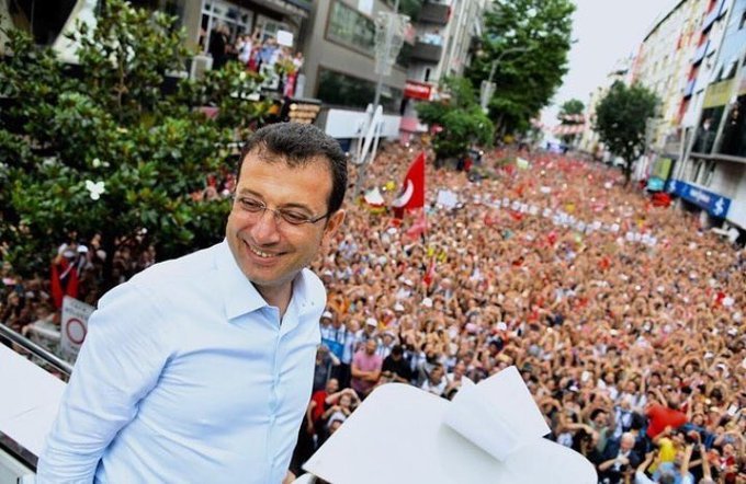 Thedudee00's tweet photo. Neysin sen belediye başkanı falan mı
#herseycokguzelolacak 
#HerSeyCokGuzelOldu https://t.co/XTS2DOEHI4