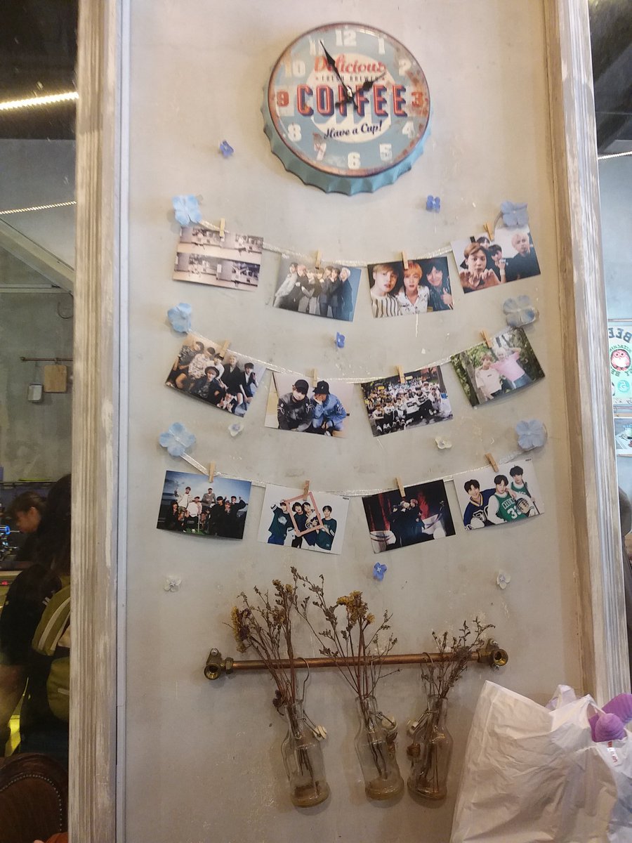 lvlylmh's tweet photo. Forgot to post this also hehe anyway thank you for the amazing decorations 😍 #6thSpringWithBTS https://t.co/VysL4z1R7v