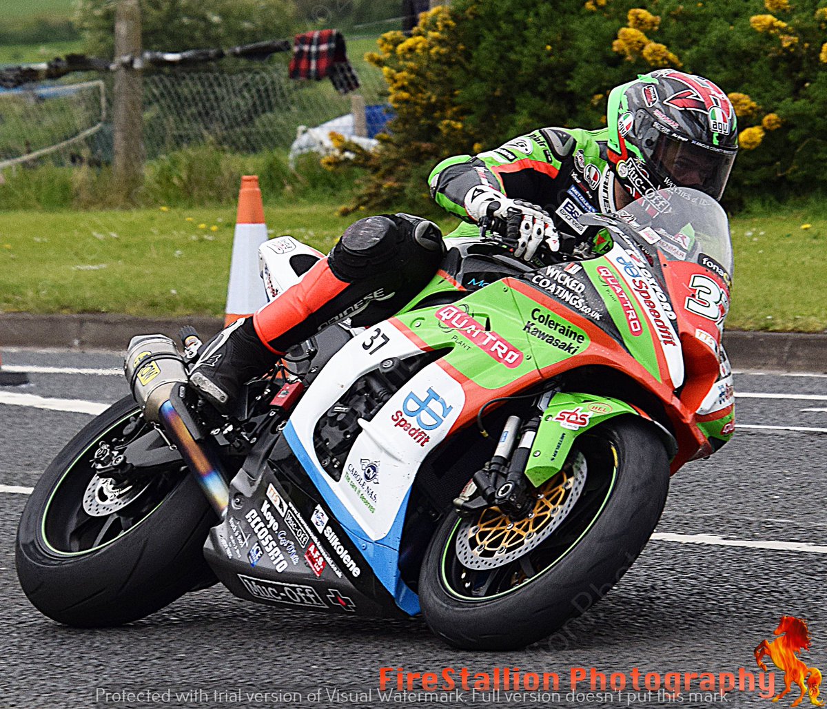 FireStallion666's tweet image. #matthewrees #jameshillier #nw200 #roadracing #irishroadracing @Jimbohillier37  @JGSpeedfit @QuattroKawasaki @northwest200 @irishroadracing @RoadRacingLife #firestallionphotography
