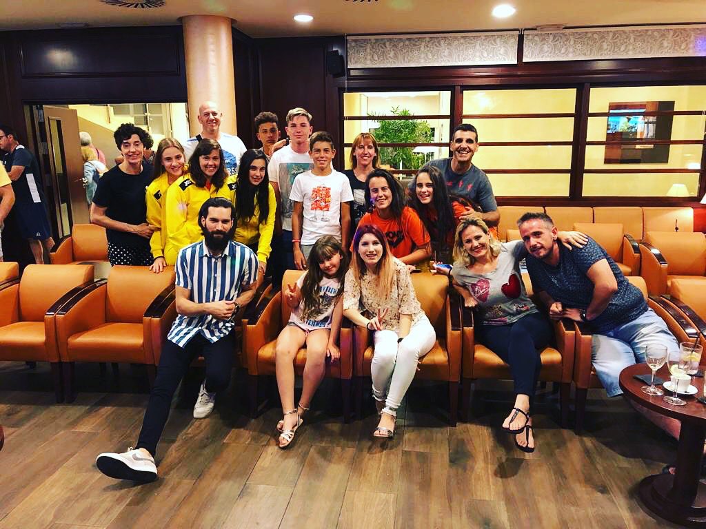INDIMUSICA's tweet photo. Gracias a todxs por la noche de ayer llena de sorpresas en el @Hotel_Bonalba !!😊😍 #indienbonalba #saturdaynight #livemusic #gentetop https://t.co/AgdHI4Fb0U