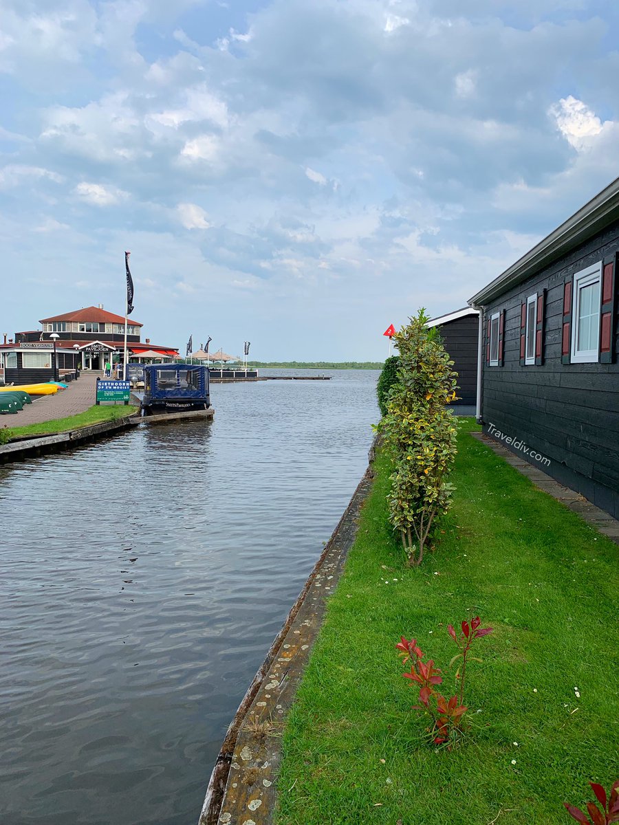 #ترافيل_ديف
.
من يبحث عن الشاليهات في جيثورن بهولندا هذه تقريري عن اجمل الشاليهات هناك
.
traveldiv.com/chalet_giethoo…
.