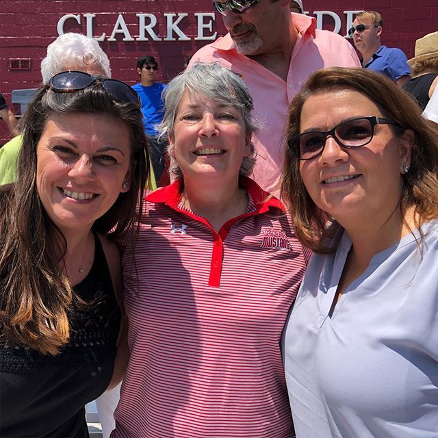 Celebrating a WT Clarke 2019 Graduation with Mineola Class of ‘91 &amp; ‘89! #MineolaProud #alwaysaram bit.ly/2J1oWnf