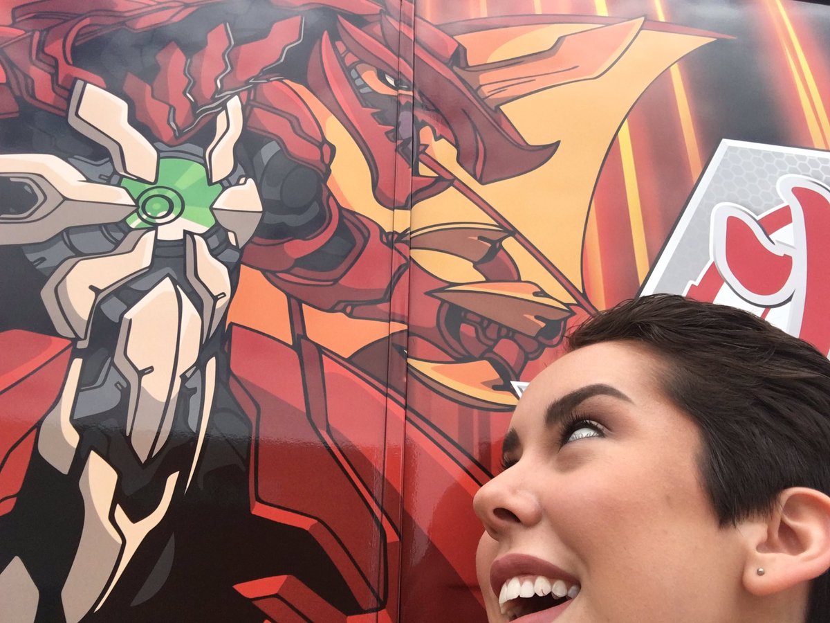 PyrusQueen's tweet photo. AH! The #BakuVan stopped my my local Walmart! It was sooo cool seeing it so close to my home since it’s a series I hold close to my heart! AH! So awesome!!! #bakugan #bakuganbattleplanet #drago #dankuso #nillious #magnus #lia #pegatrix #Hydorous #shun #trox #wynton https://t.co/A0NkZjMuPu