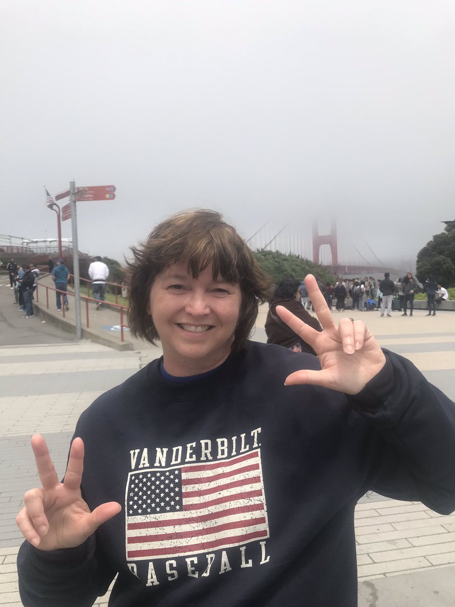 jillpicpointer's tweet image. Cheering on the boys from the Golden Gate Bridge! #VandyBoys #AnchorDown