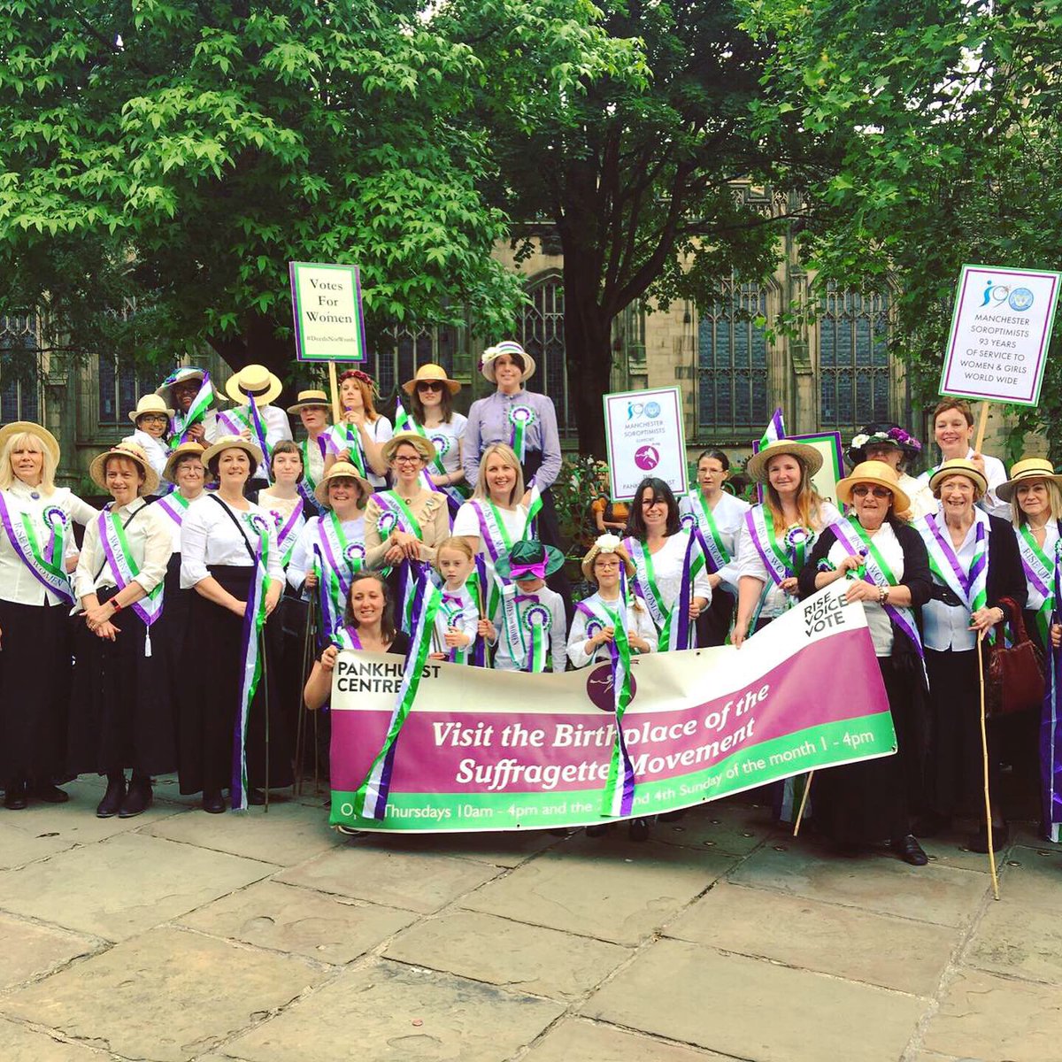 Chadderton WI members joined forces with @WICaleGreen &amp; @beemoorWI and walked in this years Manchester Day Parade with <a href="/PankhurstCentre/">Pankhurst Centre - find us on Insta!</a> 💜💚💪🏻#suffragettes