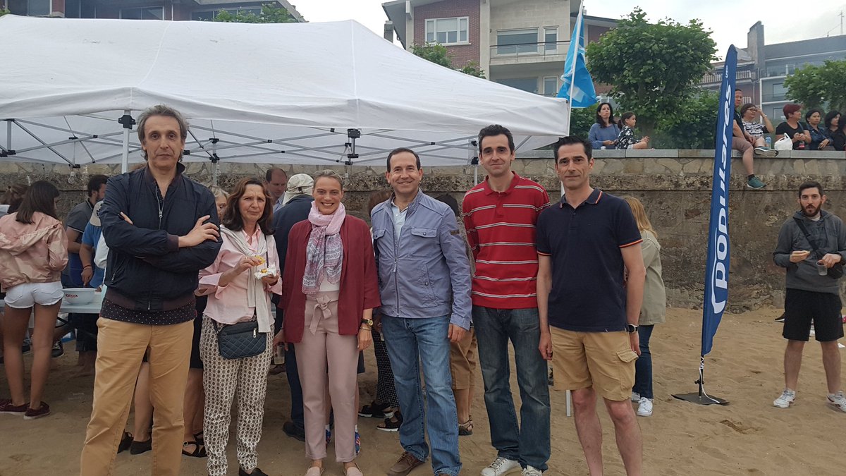 PPdeGetxo's tweet photo. 🔥Celebramos hoy junto a nuestra presidenta provincial, @RaquelGlezDiez, nuestro portavoz de #getxo, @eandradepp y varios concejales, afiliados y simpatizantes,
nuestra tradicional Sanjuanada.
 
🍷¡Acércate a la playa de Las Arenas y súmate a la fiesta!
#SanJuan https://t.co/nt4Cr9ovSf