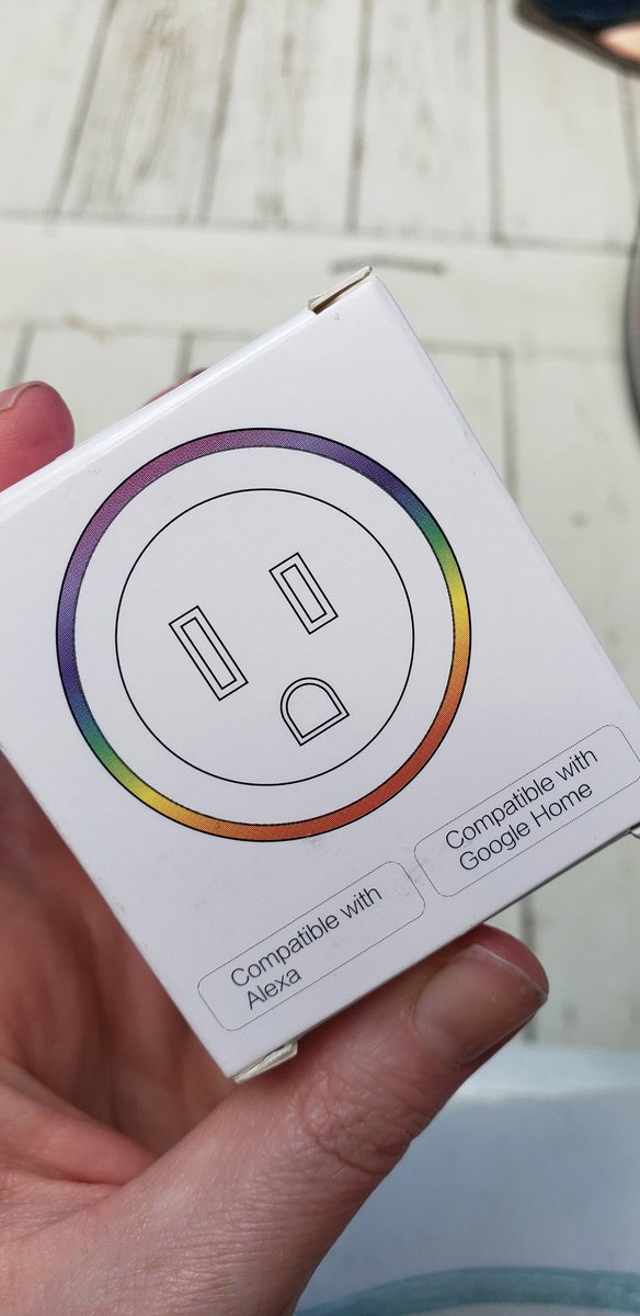 shadowasblack's tweet photo. New smart plug from Netvip on Amazon... I LOVE IT. I think I'm going to use it for my beauty ring light!! https://t.co/qGGdrTaf1P