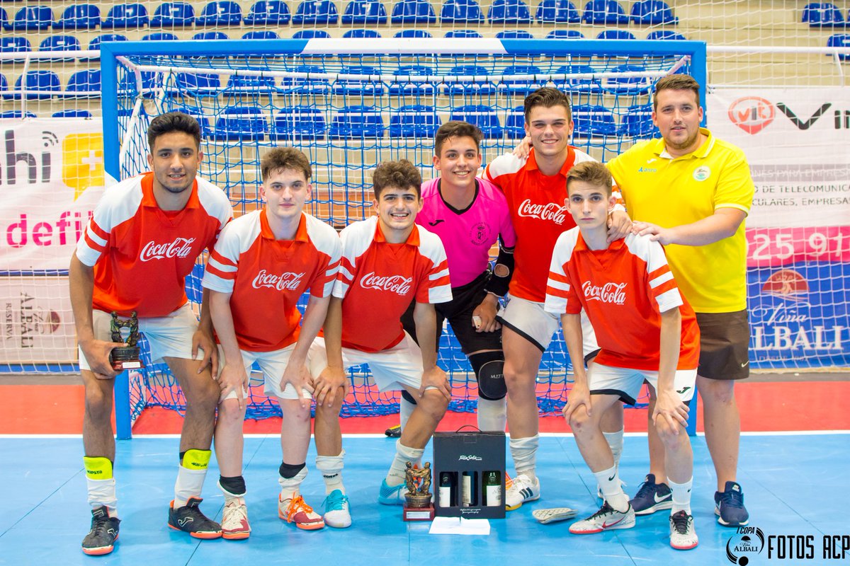 vinalbalicup_fs's tweet photo. |FOTOGALERÍA| 📸 @aurecape 

Entrega de Trofeos #ICopaViñaAlbaliFS 🏆

#CopaViñaAlbaliFS #futbolsala #futsal 
#Valdepeñas #CiudadReal #CastillaLaMancha https://t.co/bvqppkZhrs