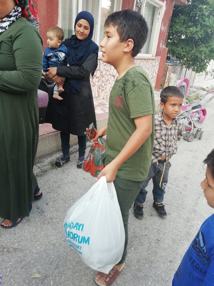 ispartayf's tweet photo. Gün özeti :
~6 aileye kıyafet ve ayakkabı yardımı yapıldı.
~1 aileye gıda ve pazar malzemesi yardımı yapıldı.
#tesviket 🌿 https://t.co/TIFCNRTsMi