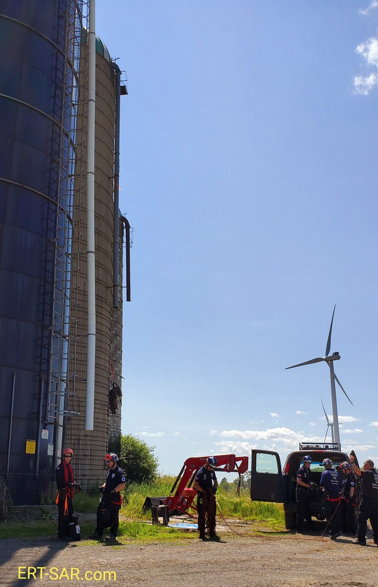 ERTSAR's tweet image. We are staging for a High Angle Tower Rescue exercise. 

#ST3 #sartech #rescuetech #skateblock #towerrescue #roperescue #ertsar