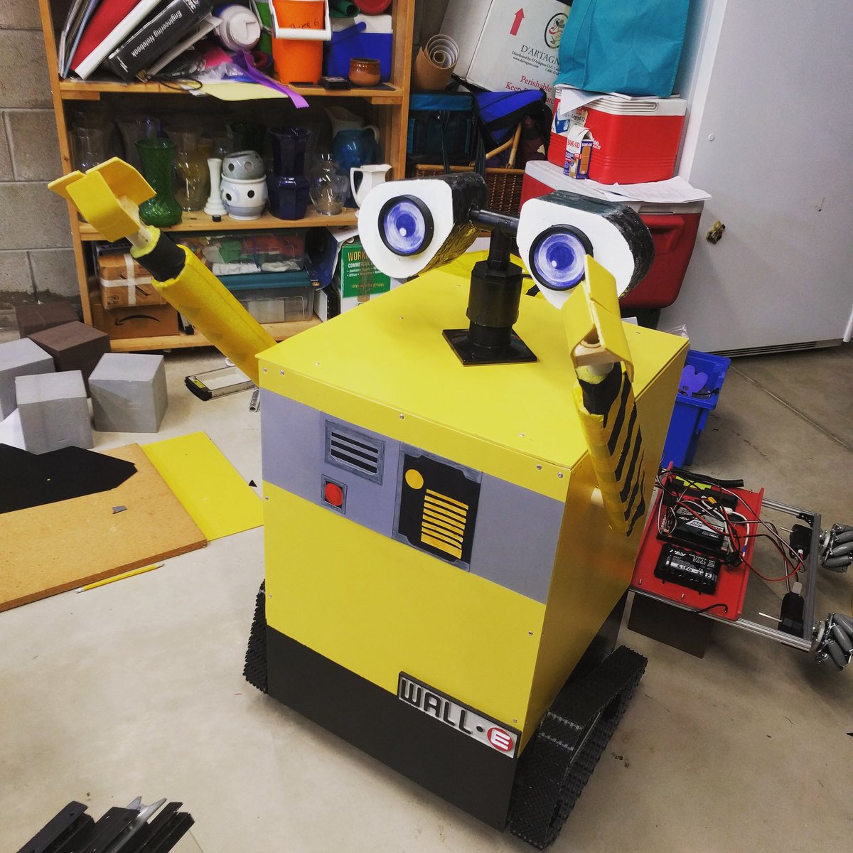 Wall-E finally has arms!  @OhioFTC <a href="/FTCTeams/">FIRST Tech Challenge</a> #outreach #omgrobots #kidsloveWallE