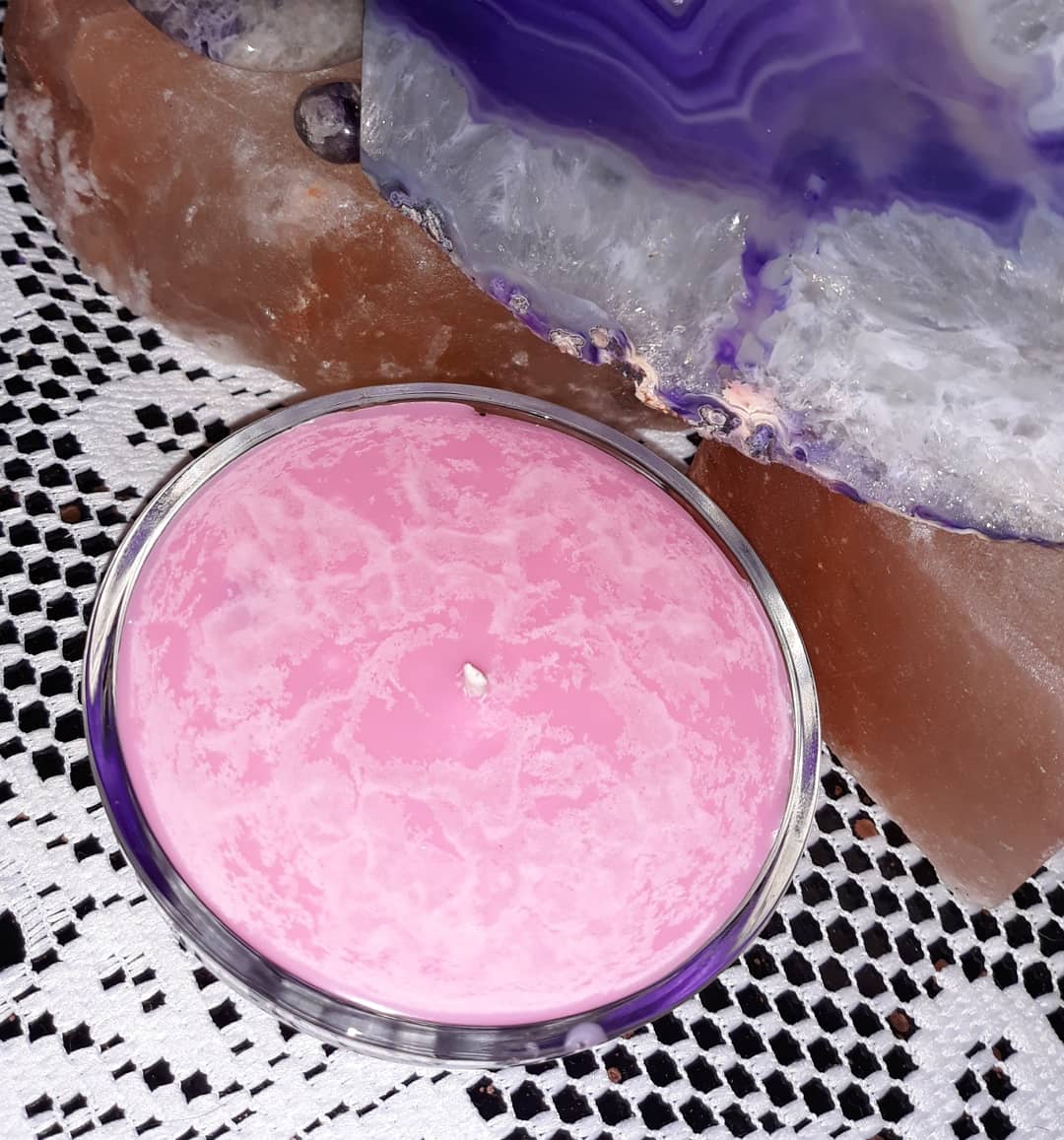 RavenWolfGarden's tweet photo. 7 oz Soy Candles in assorted fragrances.
For more info, visit the shop today!
https://t.co/dyBN7GOaJn
#RavenWolfGardens #soywaxcandles #handmadecandles #handpoured #handcrafted #homemadewithlove #allnaturalsoy #etsy #noveltycandles #etsyshop #patternbyetsy #craftlife https://t.co/cGZbDvs9NM