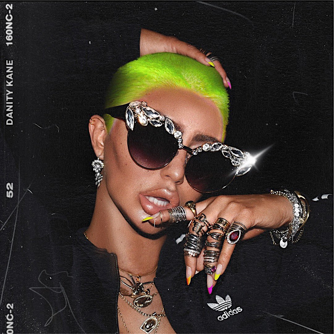 DawnRichard's tweet photo. 6•24•19
𝔫𝔢𝔬𝔫 𝔩𝔦𝔤𝔥𝔱𝔰 https://t.co/AMIvO3PiD2