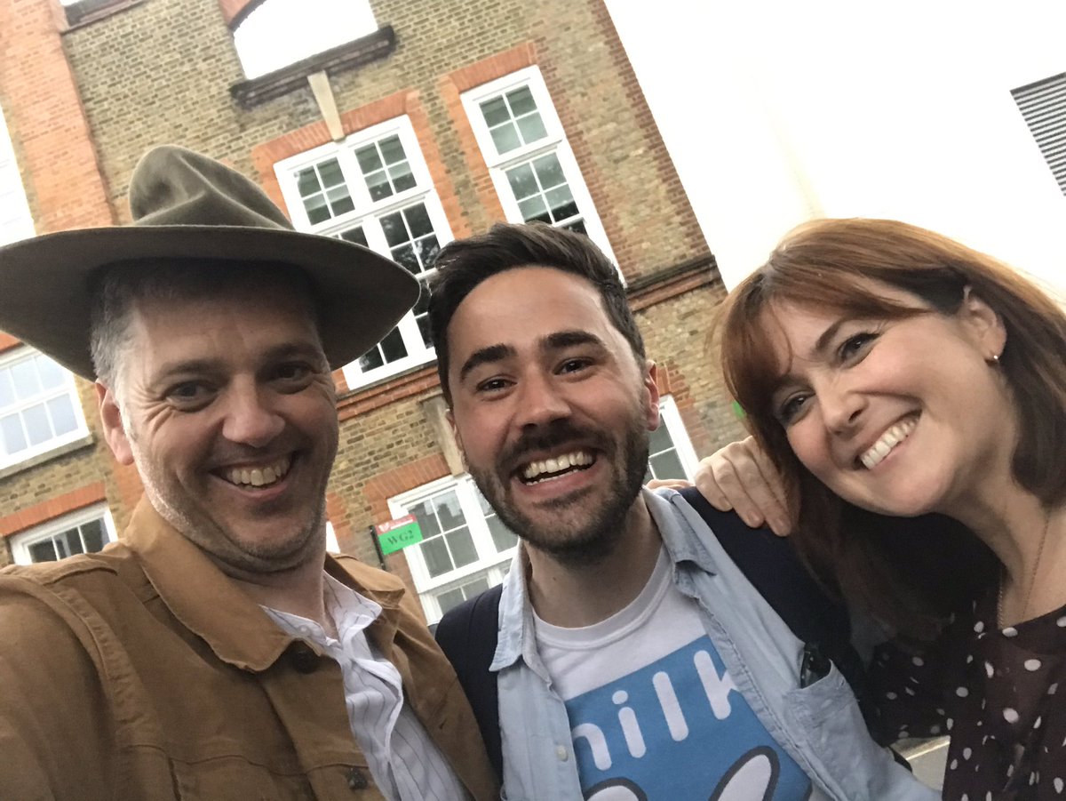 TheBSideBeatles's tweet photo. “The best broadcasters in the business”... says Paul. @iainlee @FlippinKath #harmonyface 😯 https://t.co/tJnNBVsR9C