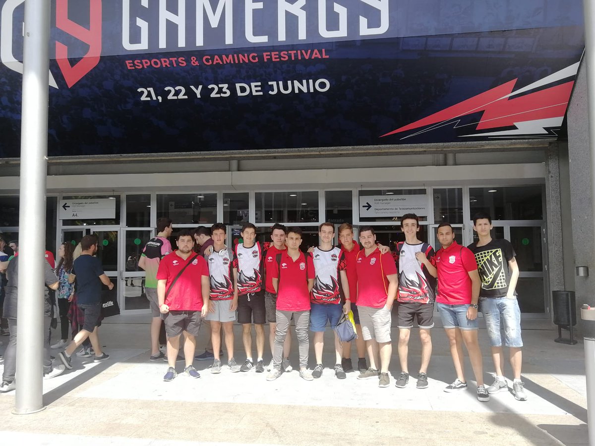 Pues con esta foto finalizamos un nuevo evento en <a href="/gamergy/">GAMERGY</a> 

Grandes experiencias y resultados de nuestros chicos 

Ahora nos preparamos para <a href="/Gamepolis_org/">Gamepolis</a> dónde lo vamos a petar !! 

Estar atento estos días a Twitter !!! 

#GoKaiju