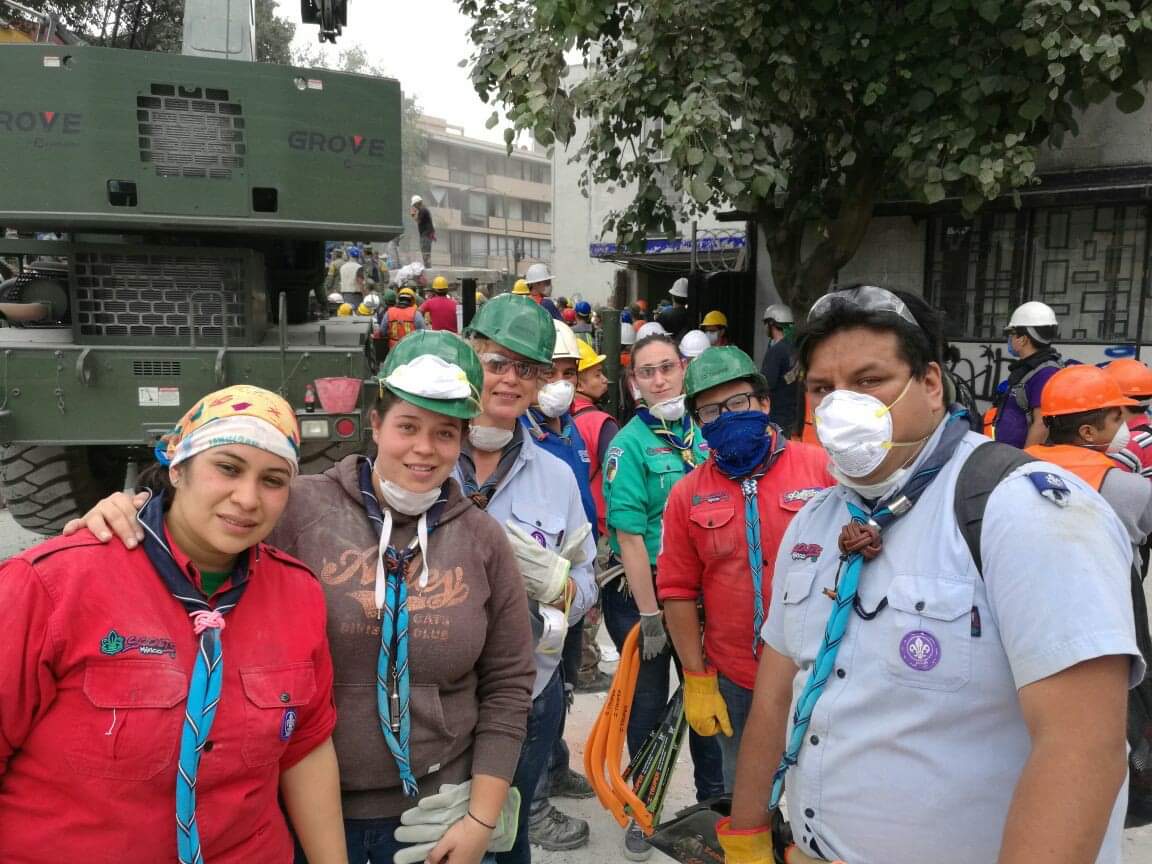 rikkitony's tweet photo. @ChumelTorres Miles de niños, jovenes y adultos voluntarios "ñoños" en el mundo que con pequeñas acciones construimos un mundo mejor y estamos SIEMPRE LISTOS!! #orgulloScout https://t.co/MWiKbKx6BN