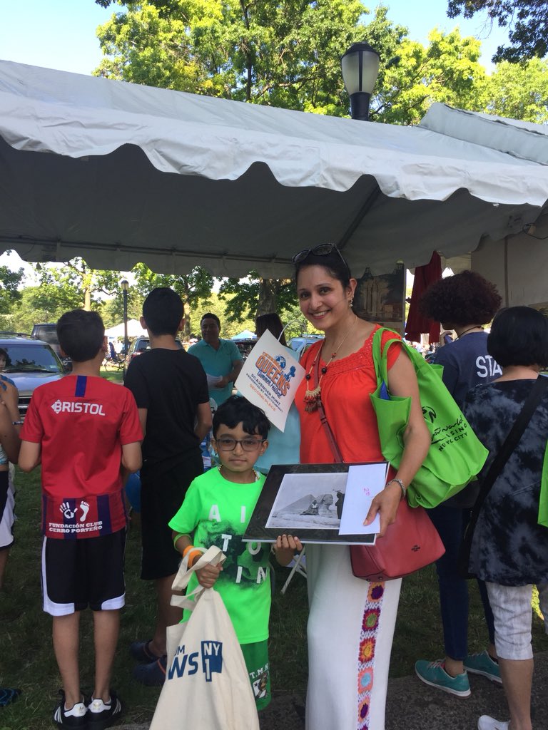 sushealthylivin's tweet photo. 2nd place winner of the #scavengerhunt
#teamgold
#onlyinQueensSummerFestival
#onlyinqueens
#ny1
#nysci
Thank you @ny1desk @NY1 https://t.co/sYRNnjy4PE