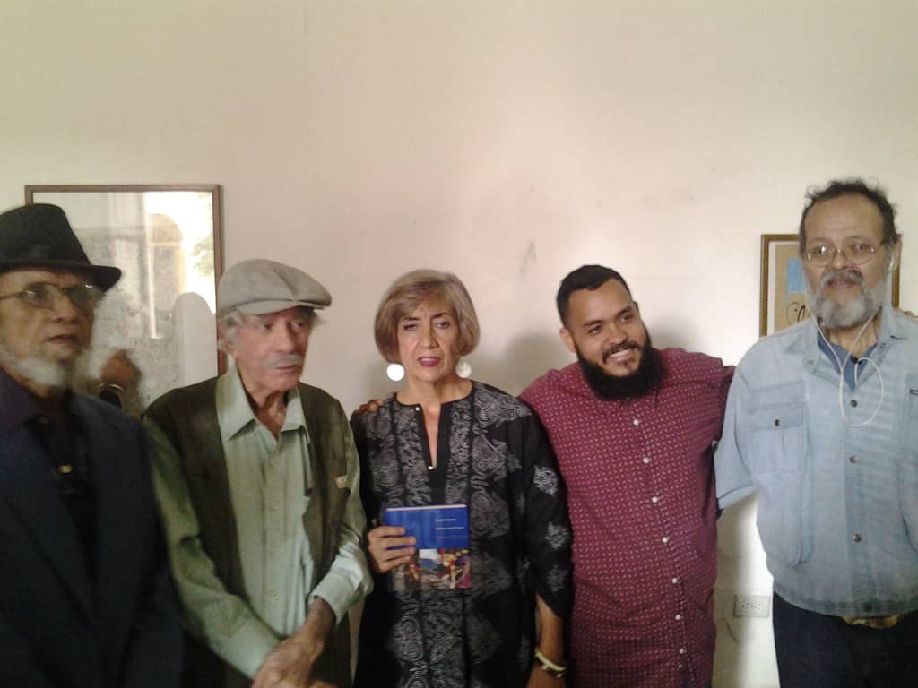 fundacionmuseos's tweet photo. La muestra homenaje al maestro Calzadilla en el #Mubarq por parte de estudiantes de la #UCLA #UNEARTE y artistas regionales se combinó con lectura poética del maestro y arte visual titulada Emularte #LaRevoluciónEsAtención @minculturave @albaciudad @fundacionmuseos https://t.co/u1FJmk8mUs