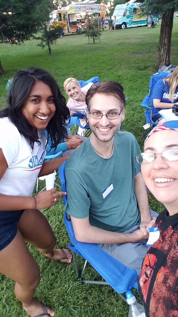 Taking a little break from tabling at the concert in the park event yesterday evening....met some new Bernie friends that drove all the way from Davis to join us! #NotMeUs #ElkGroveCa #NoMiddleGround (And I successfully got in my first ever photobomb! hahaha!!) ❤️🤣