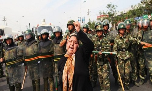 persiancmo's tweet photo. اعلامیه مطبوعاتی
تروریست و مریض واقعی رژیم مستبد چین است که مسلمانان را شکنجه می‌کند
https://t.co/2mXBttAT1u https://t.co/KSkkrMTa8l