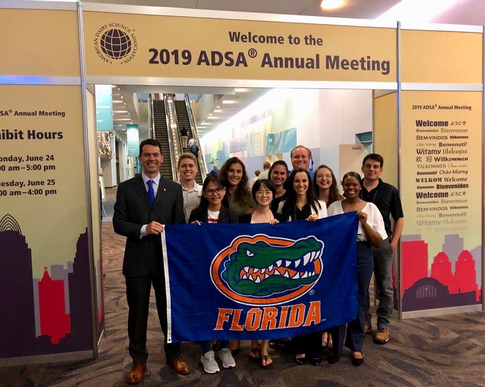 FaciolaLab's tweet photo. Really excited for a great scientific meeting with the best group of students that a professor can ask for! #teamawesome #FaciolaLab #ADSA2019 @ADSAMtg @UF @UFCALS @UF_IFAS @UFExplore #GoGators https://t.co/rdO4gbWXnO