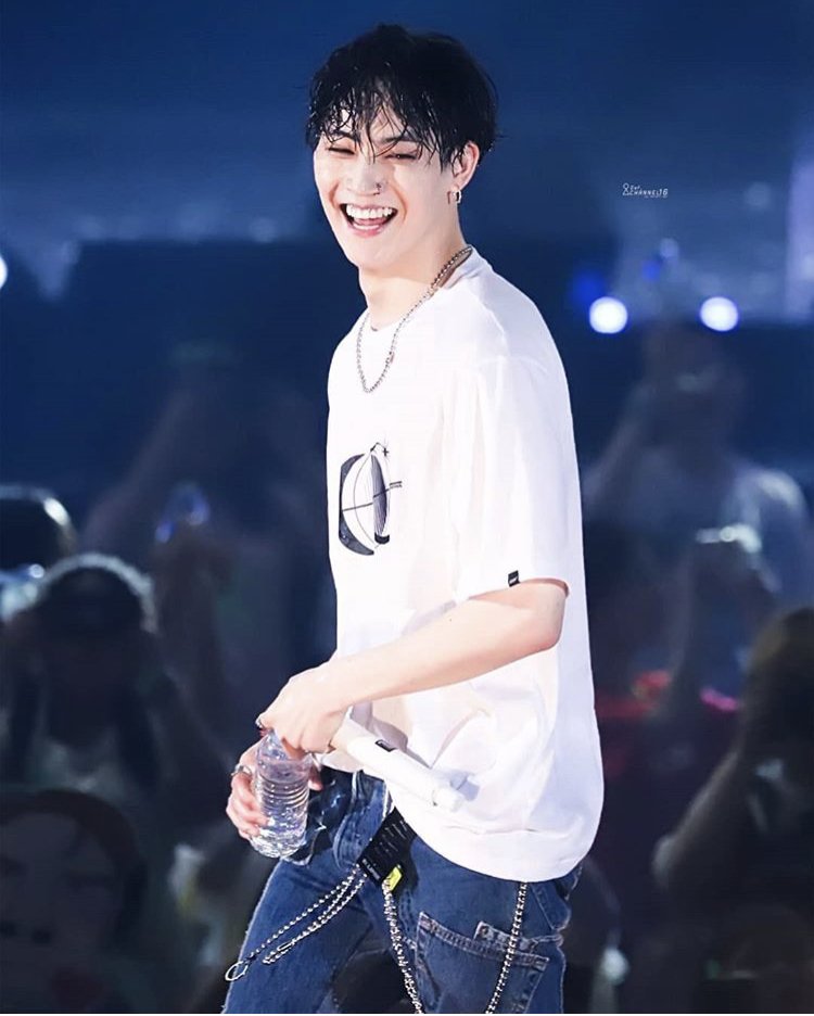 runds_official's tweet photo. '갓세븐 재범’님께서 
reflect lighter wire keyring,
strgicalsteel ballchain keyring을 착용해주셨습니다.✔
https://t.co/BRFyylDiOQ
-
#갓세븐 #GOT7 #재범 #jaebeom #런디에스 #runds https://t.co/8BBgQkghKm