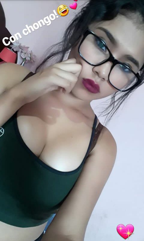 ALEJANDRARASHE9's tweet photo. Mis Feos 🙈🙈
No se asusten por ver esta Imagen  de esta fea 😂😂 Con mi cabello recogido 
Buenas noches mis Cositos 💕💕💖 
Los leo así que pueden usar 👉 #alejaes 🙈🙈 
#Domingo 
#misfeoshorribles 
Besitos 😘😘 
Y muchos Rts ❤❤❤❤❤ https://t.co/NNEnGAgeke