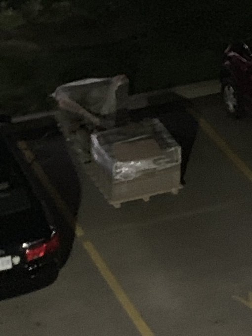 Y'all really be using parking spaces for this huh? https://t.co/1HtezgRTwf<a href="/tag/quarantine"class="tags"><span>#quarantine</span></a>