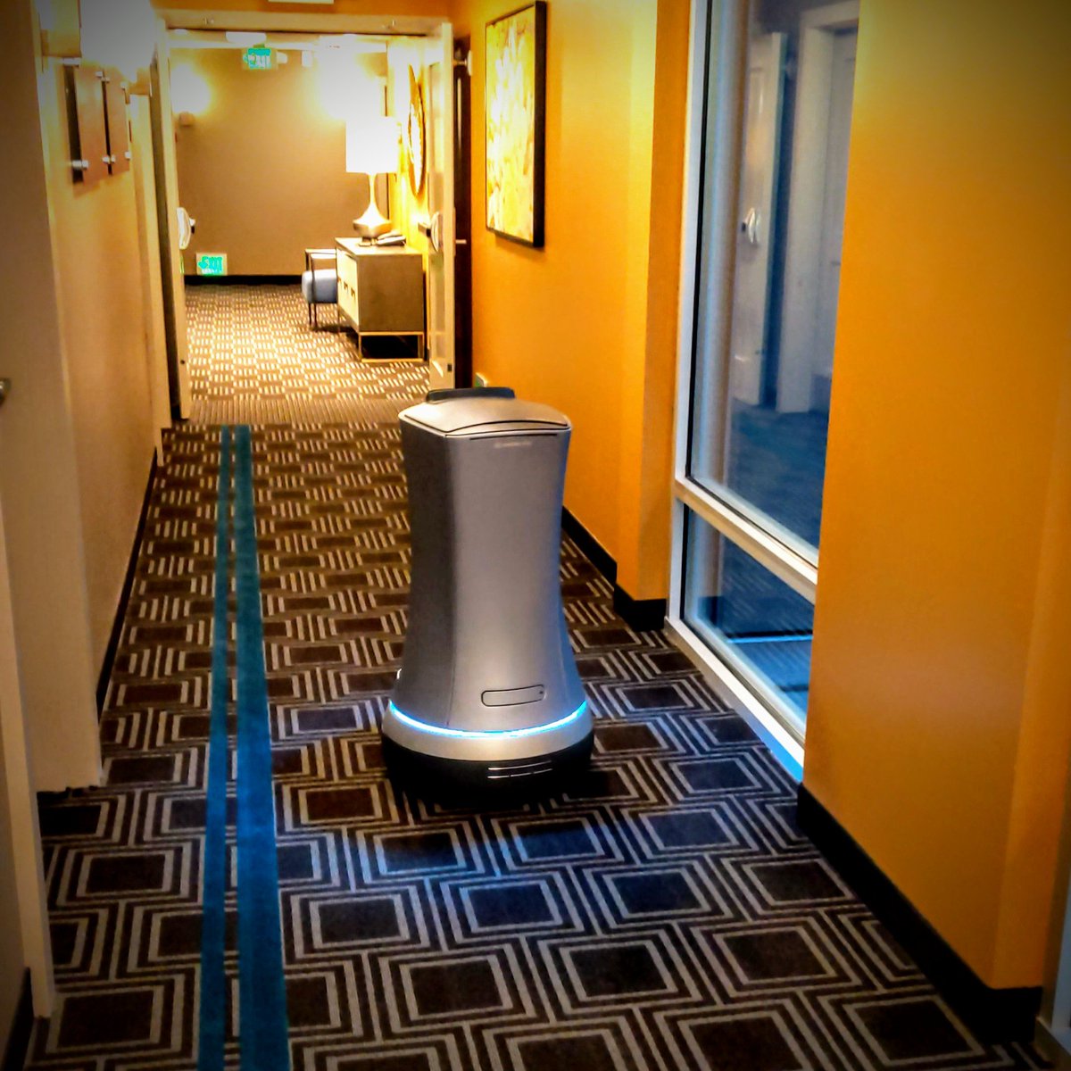 jcasap's tweet photo. We just had a robot deliver two batteries to our room in our hotel in San Diego...I didn't know where to stick the tip... https://t.co/S7o9hCxDG6