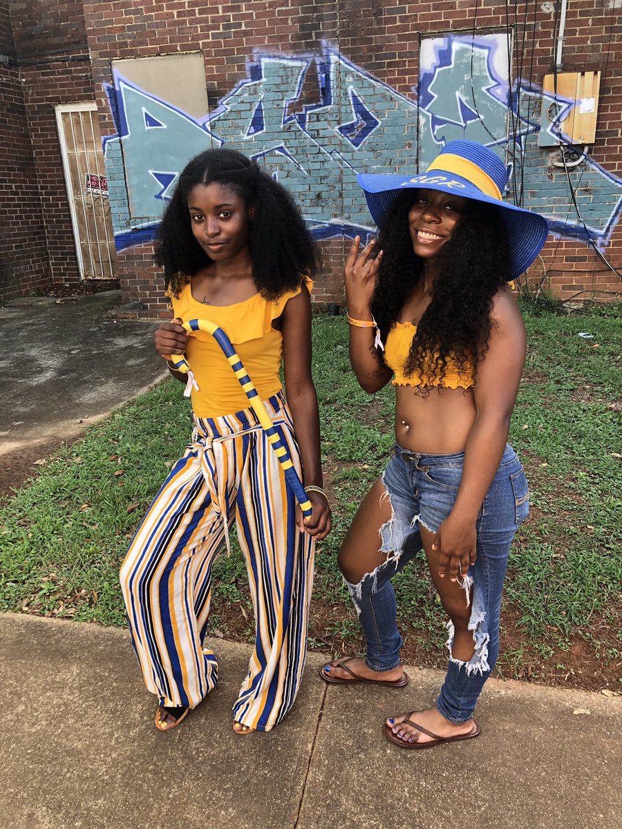 Coldest_World's tweet photo. #AGPWeekend Me and Link was Lit 🐩😍 https://t.co/AtRXz9QTwv