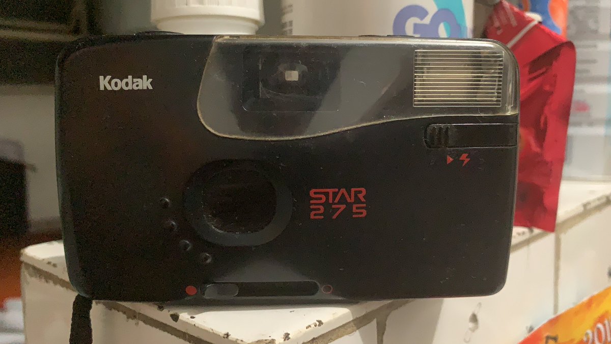 HudsonTan's tweet photo. Tirei tanta foto queimada com essa bichinha! 😂😂😂 #kodak #vintage #fotografia #FilmeFotográfico #36poses https://t.co/HbBmn6ho5h
