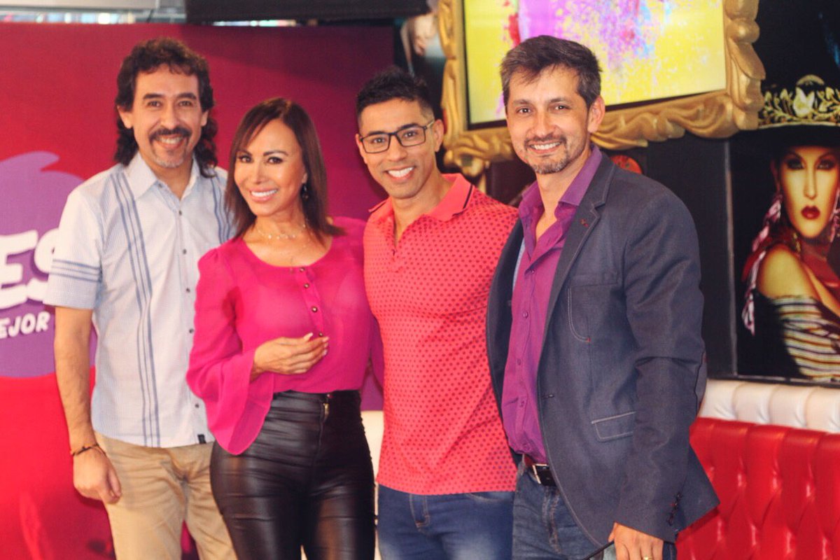 Enfiestatepy's tweet photo. 😻🥳 Con la presencia de invitados de primer nivel, hacemos que tus sábados sean de puro entretenimiento. 💯🔝🔝
Tenes que ser partícipe del mejor programa de las tardes #ENFIESTATE. 🎉☝️ https://t.co/wbBXxqLnzb