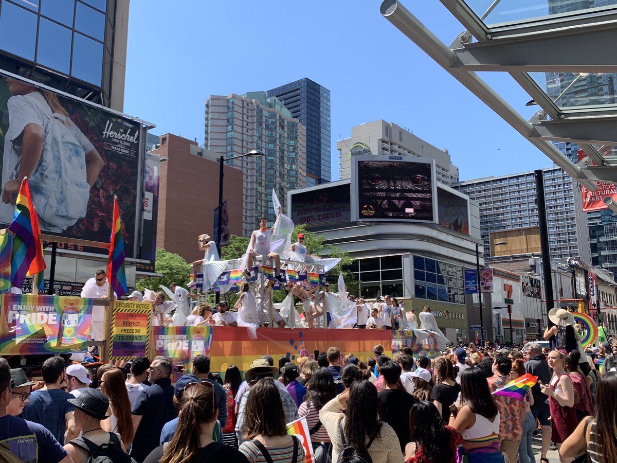 TrudeauPride's tweet photo. Trudeau does Toronto Pride! 🌈
#StrideWithPride https://t.co/OeDX4wzRdM