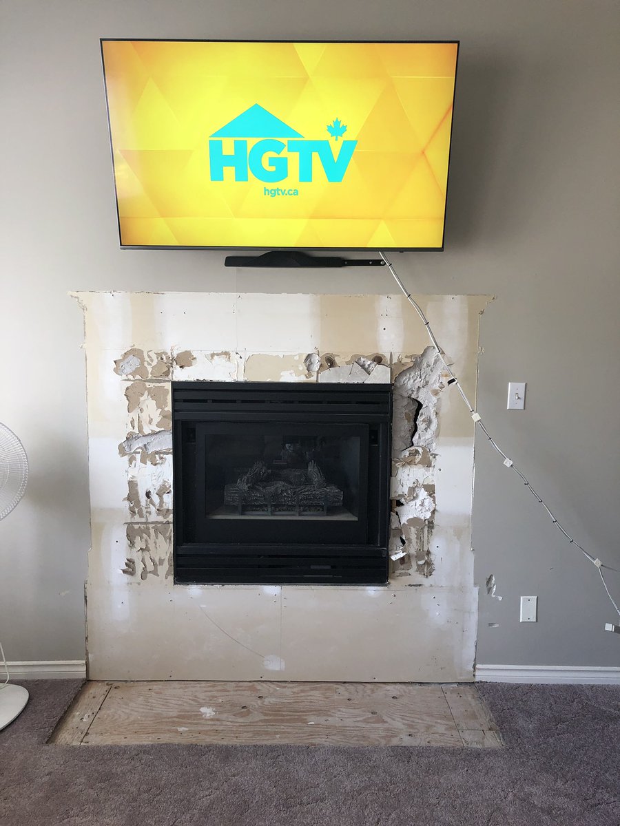 bourbon_karalyn's tweet photo. Today it was demo day! In preparation of new floors, we took down our fireplace hearth & mantle. I like using a sledgehammer a little to much 😂😳 not sure carpet removal will be as fun 🤔
@TheJasmineRoth #diy #renovations #mscantstopme #goodbye90s https://t.co/i6gTozoZwe