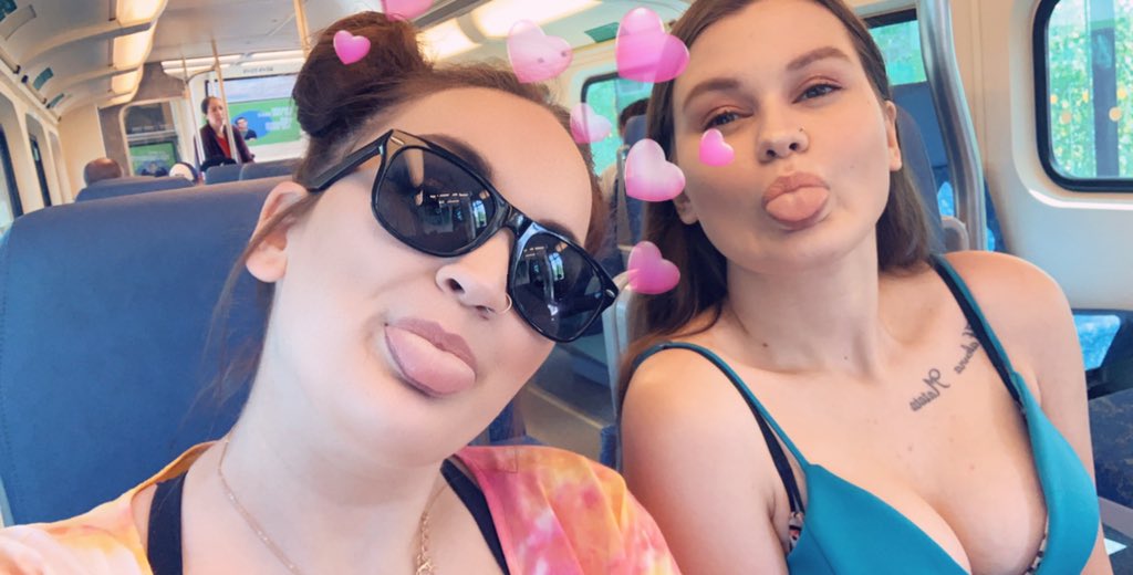 phuglyducky's tweet photo. toronto pride with my babes  #juneisforLGBTQ #PrideTO https://t.co/Dq1AHaZyQM