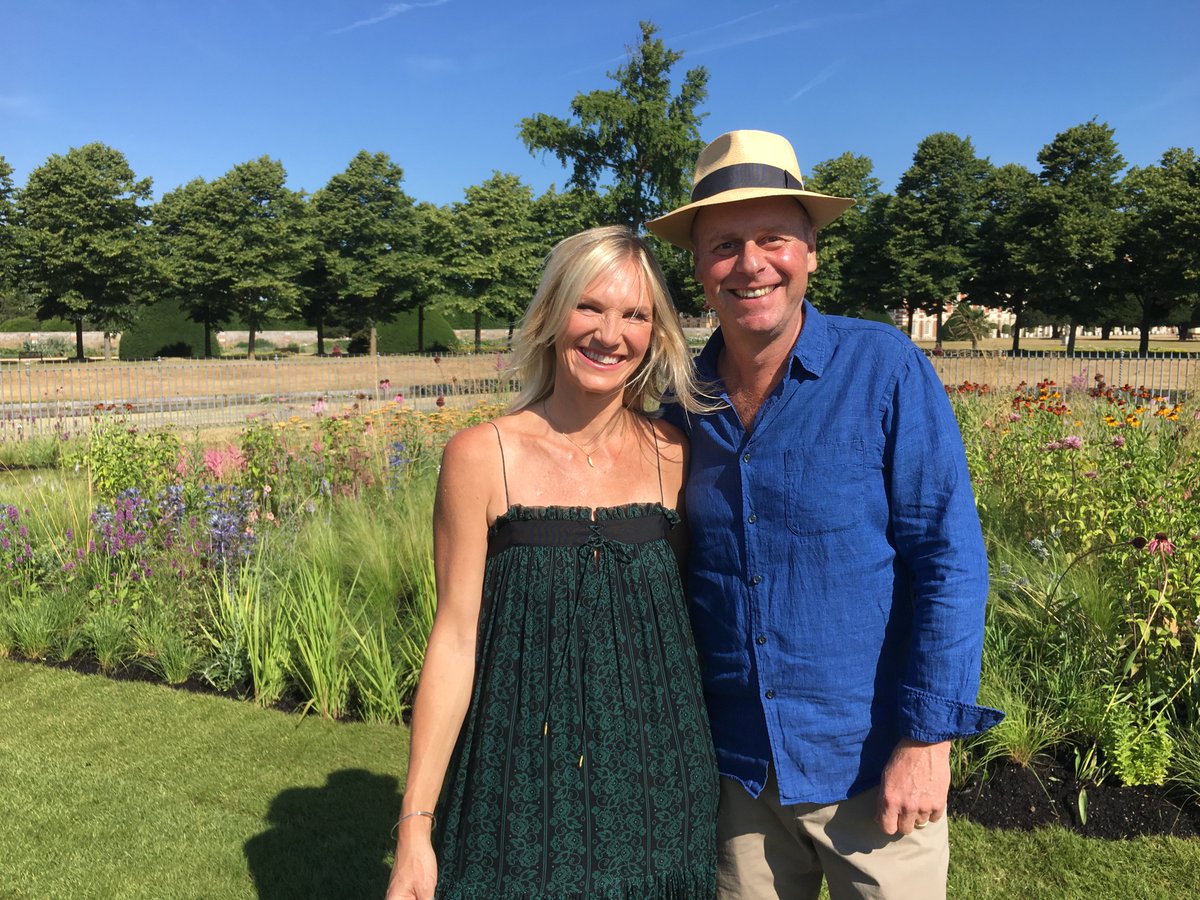 GWandShows's tweet photo. With #RHSHampton fast approaching, @jowhiley can't wait to put your gardening questions to the horticultural experts at the showground. So don't be shy, fire away! We're all ears👂🌹🌿 #AskJo https://t.co/U9tn4qyFgf