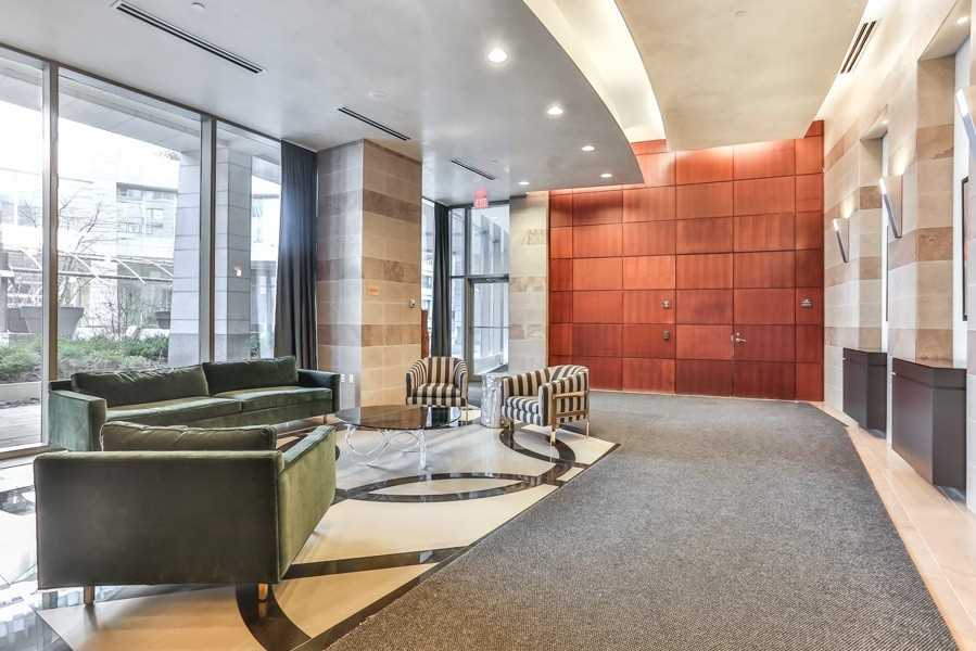 bel_lelli's tweet photo. Short Term 4 Month Lease $3400 Minto Yonge And Eglinton, South Tower 2 Bed/ 2 Full Bathrooms, Spacious Balcony, Fully Furnished, Parking. Top Amenities like living in a hotel #shorttermlease #yongeandeglintonleases #toprealestateteam https://t.co/2LhbIx687e