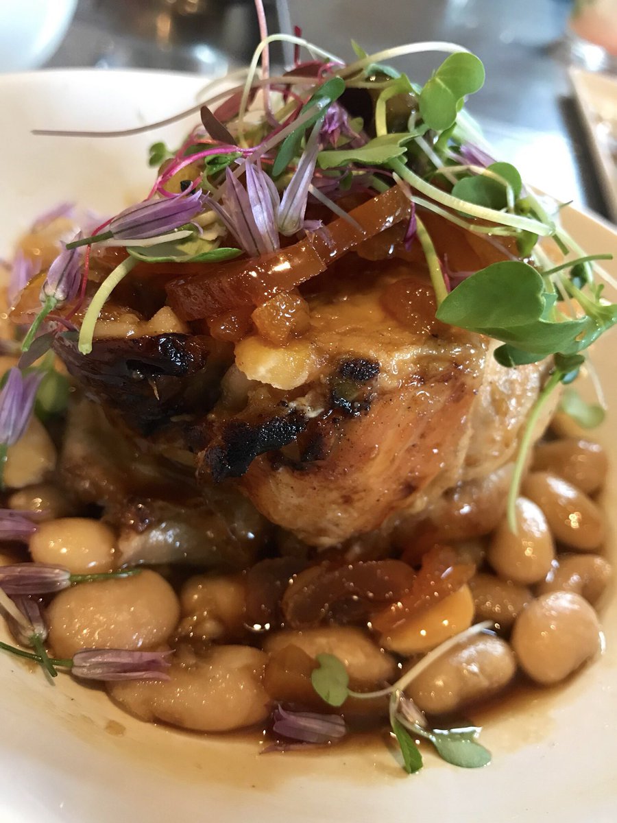 houstonstyle's tweet photo. Welcome Dinner @ the Stylish Spanish eatery, @ParadorWI! Offering tapas made with local ingredients. Toasting w/a Homemade White Sangria (Spanish Chardonnay &amp; Watermelon Mojito). Dinner consist of a Beet Salad, Pollo Marbella &amp; Steak Sliders! 😋 #MyDoorCounty #HSMTravel https://t.co/tRa8ltZ5J7