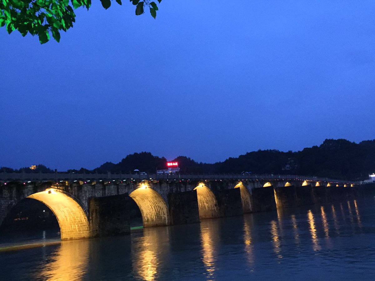 HeyMaryChen's tweet photo. My weekend in Shexian old county, a pretty place to live, enjoy the night view and early morning time. https://t.co/DqoUjtcFiY