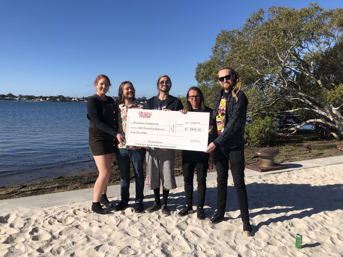 Frenzalofficial's tweet image. Pretty stoked to present a novelty oversized cheque to @BraveheartsInc this weekend, for all those sweet Pell Awaits shirts you legends bought. Cheers to everyone involved. Except George Pell, if god exists then you’re going to hell.