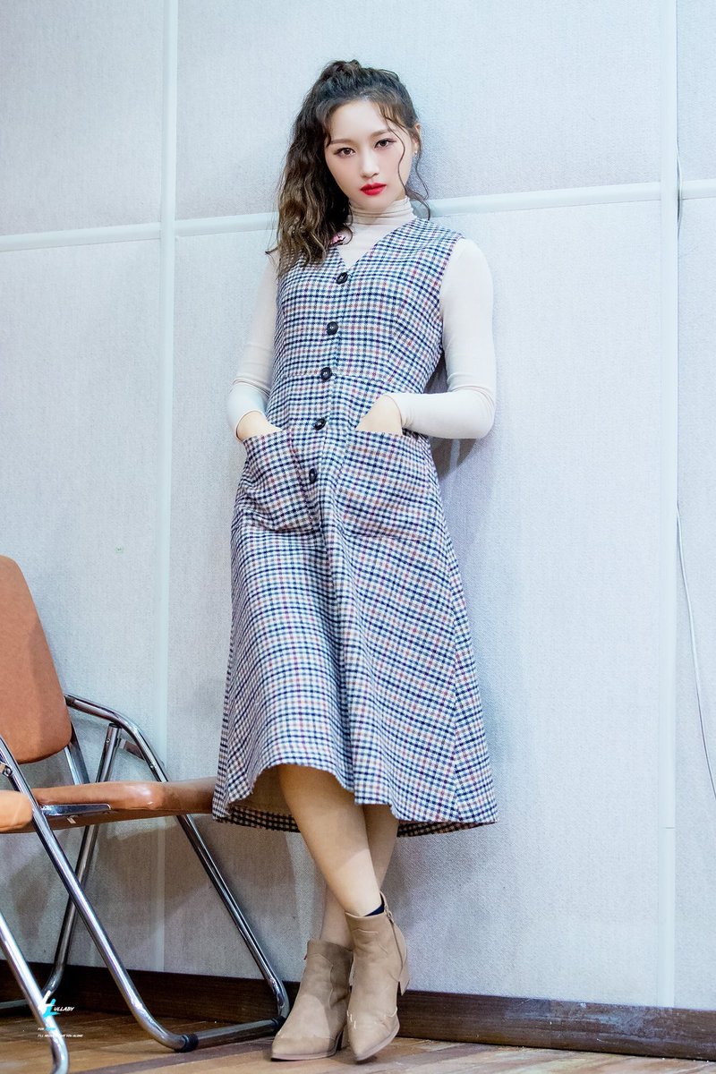 181110 ↳ this looks reminds me of autumn coffee date