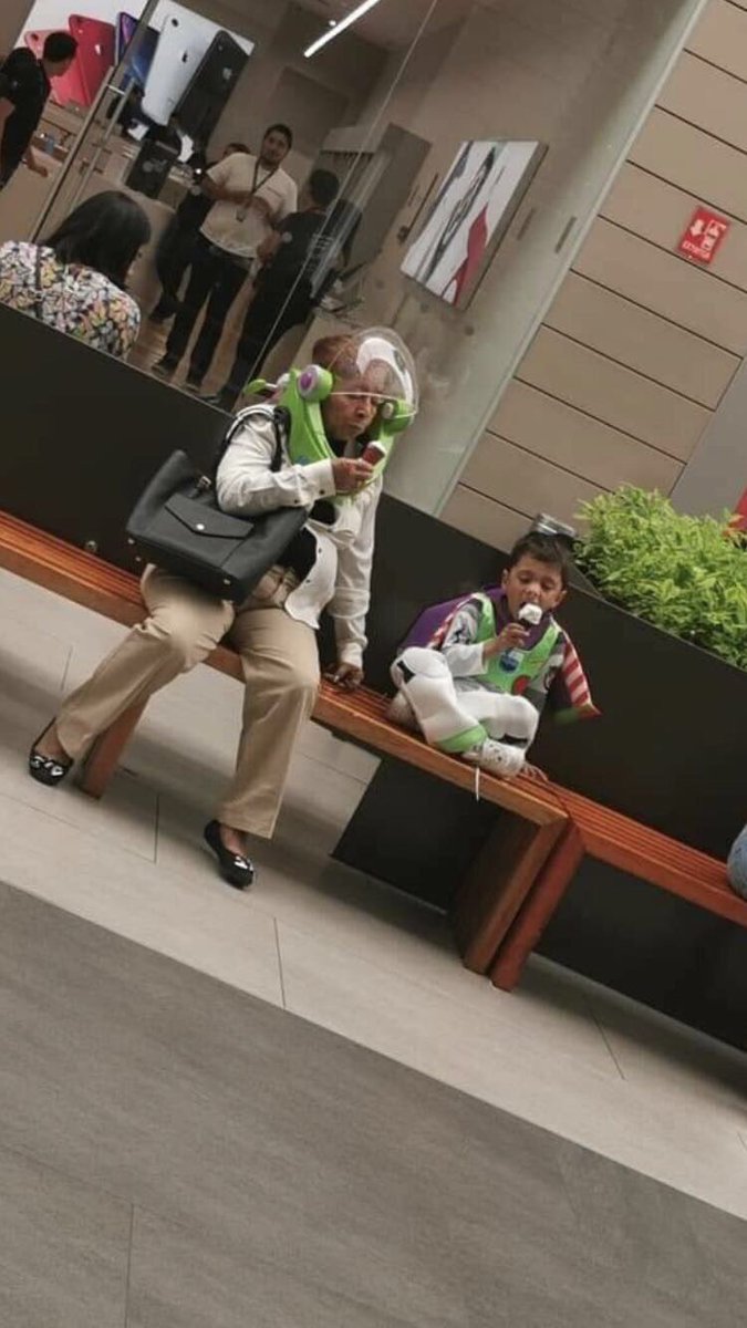 _AndresOfficial's tweet image. Came to watch Toy Story 4 today. 🥴🥕🦞