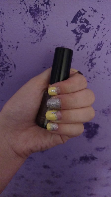 A Belle inspired nail art! Check out more at my website thatnailfreak.wixsite.com/thatnailfreak