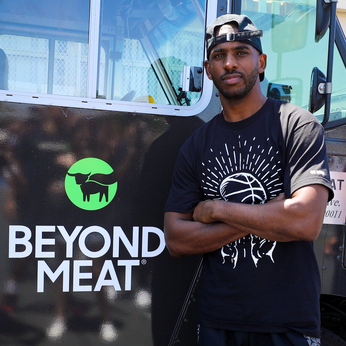 BeyondMeat's tweet image. Proud to support Beyond Ambassador @cp3 and @gohoopday. It was a great day celebrating the game and helping spread global basketball awareness. 
Grab a ball. Find a court. Go hoop. #GoHoopDay #GoBeyond