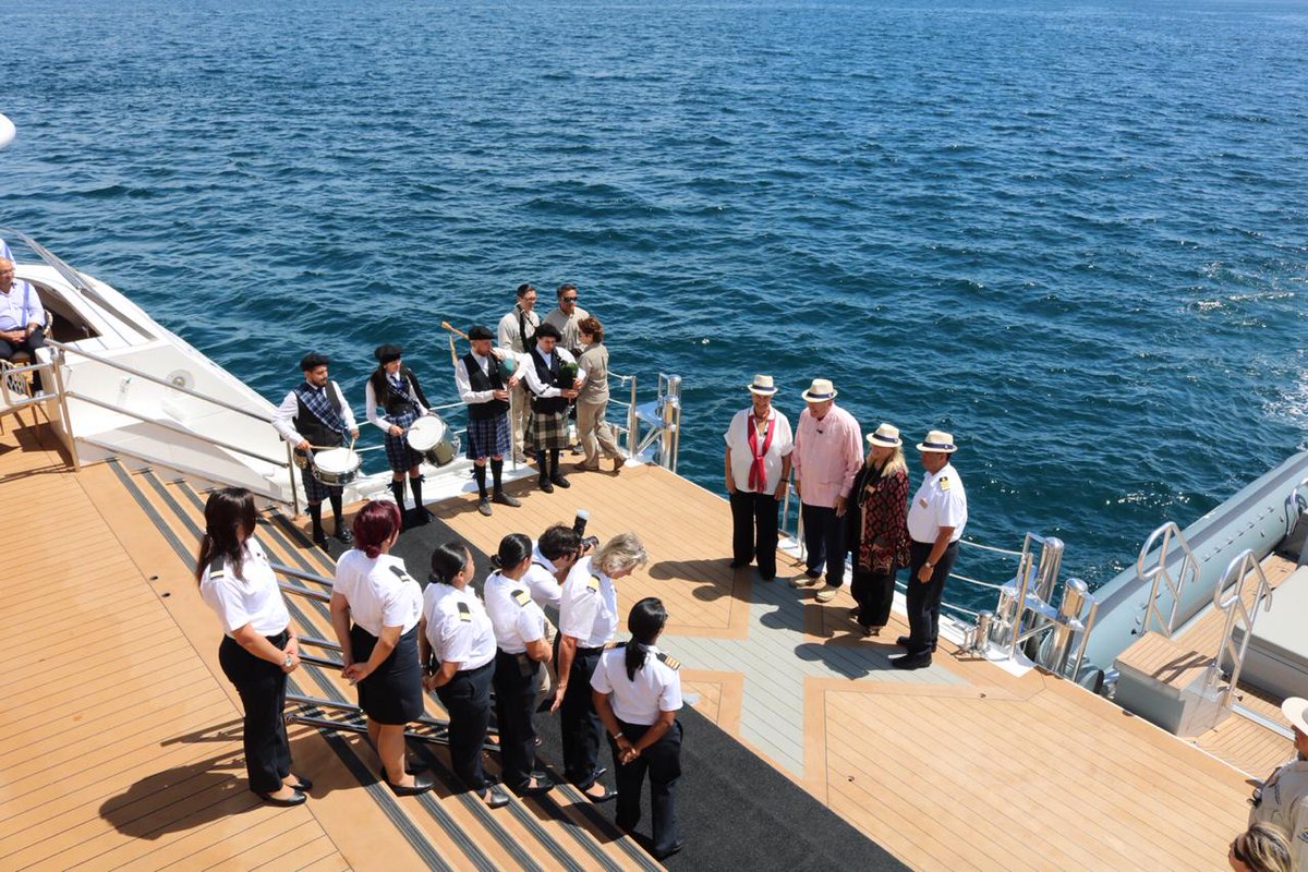 TurismoEc's tweet photo. Galápagos apuesta por la calidad en cruceros https://t.co/2T17LGN1E0 #EcuadorEsTurismo https://t.co/4KkP5ypeey