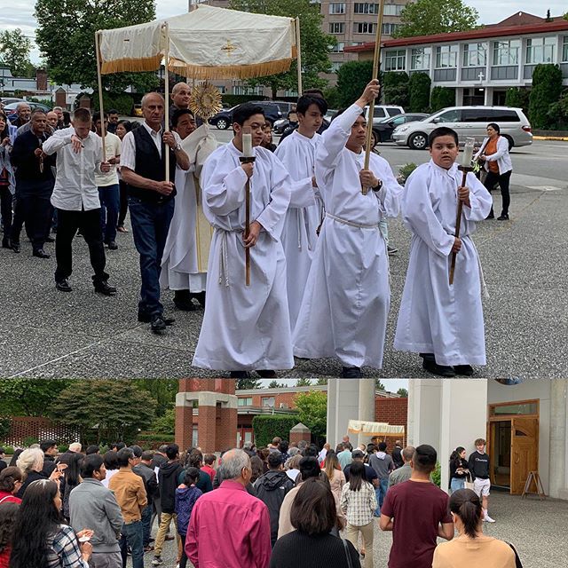 icdeltaparish's tweet photo. Happy Solemnity of the Most Holy Body and Blood of Christ. #corpuschristi https://t.co/Uq7KtzmsdG https://t.co/lNIvIs8zOZ