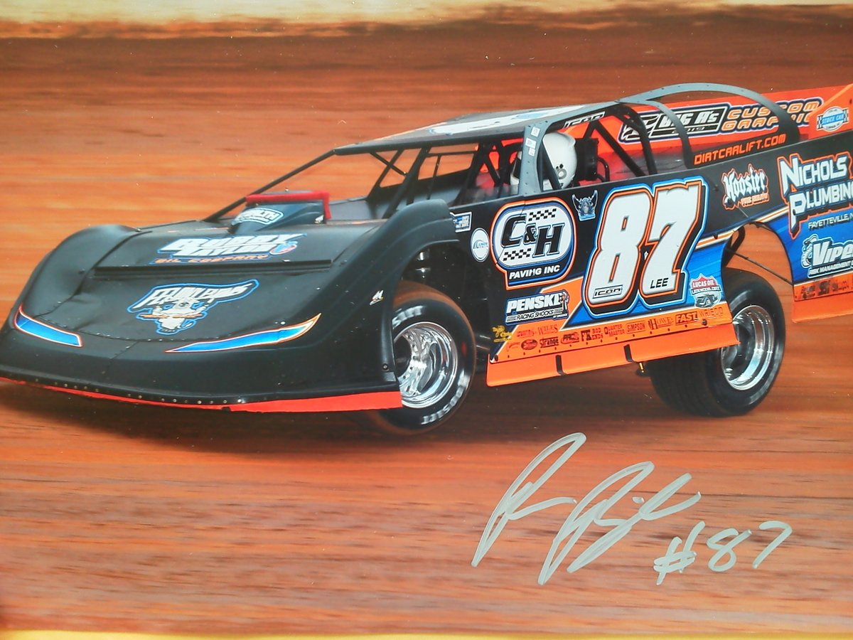 Giveaway time!! We're giving away a signed picture by <a href="/RossBailes/">Ross Bailes</a> To enter just RT this photo and MUST be following us to win! Also, for every new follower you get us you will gain an extra entry. Have them comment with your name. #RBR #BWRC #ICON #GiveawayAlert #giveaway