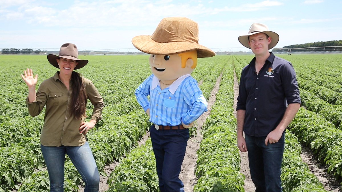 OzPIEF's tweet image. Starting Ag Education early!
Children around Aus can now tune in to their favourite farmer via @ABCEducationAU &amp;amp; @ABCTV. @GeorgeFarmerAU educates children in fun paddock to plate 7-min episodes about the production of everyday foods.
Link: buff.ly/2WQsopH
