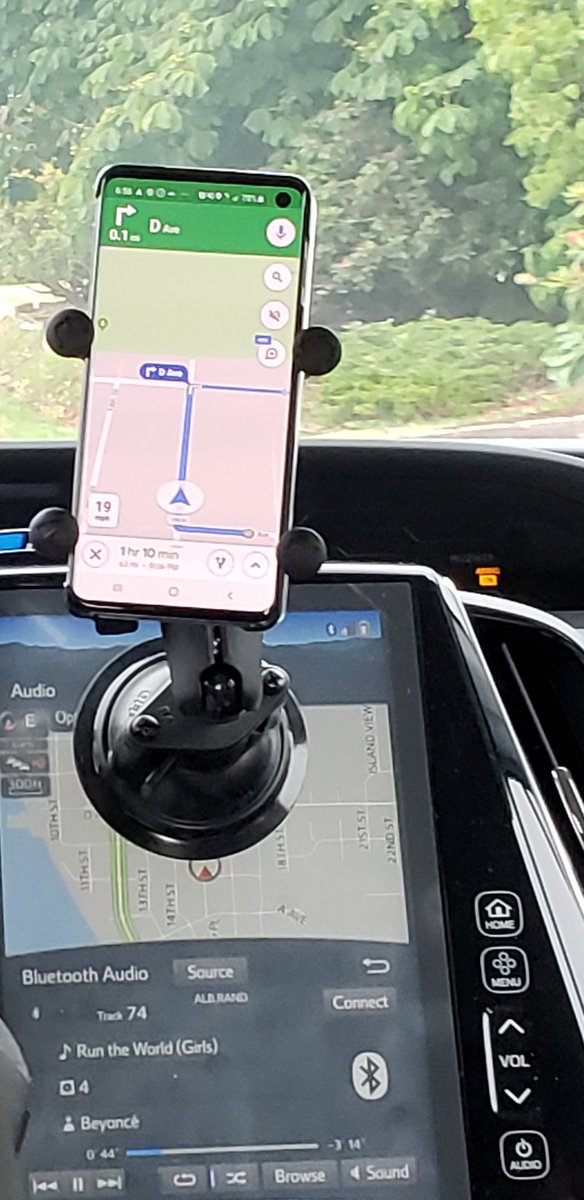 lifeofjulie's tweet photo. @Toyota finally figured out how to make your map display work like it should. #entune #TOYOTA https://t.co/Gz33cN3kpQ